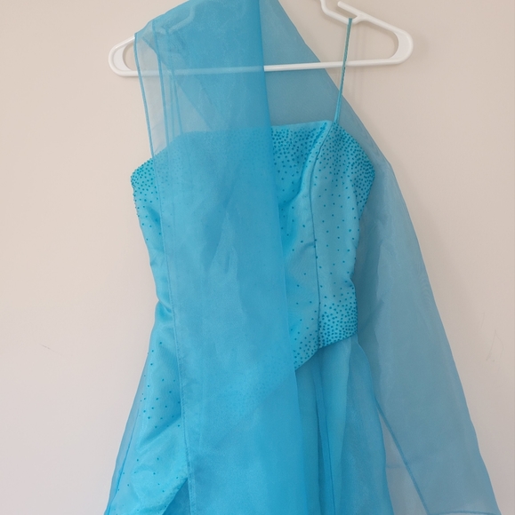 Formal Dress 2004 - Picture 3 of 3